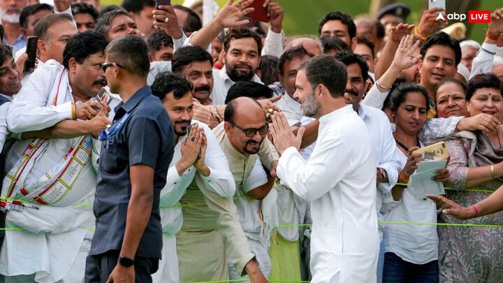 शिवसेना के वरिष्ठ नेता ने आगे दावा किया कि फिलहाल यह देश की इच्छा है कि कांग्रेस के सांसद राहुल गांधी भारत का नेतृत्व करें.