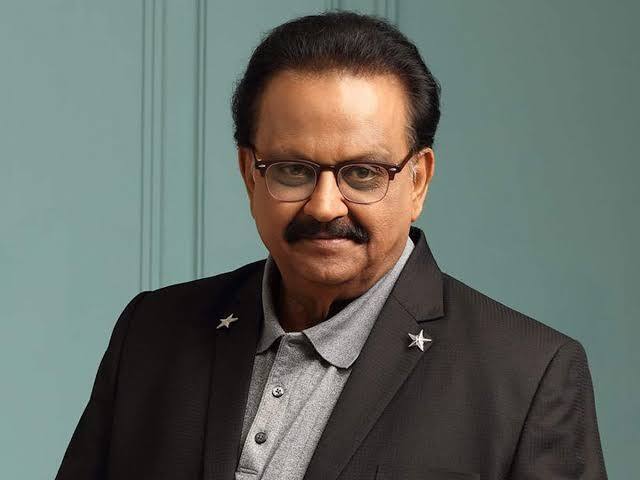 இவர் தனது வாழ்நாளில் தமிழ், ஹிந்தி, மலையாளம், கன்னடம், தெலுங்கு என 16 மொழிகளில் 40000-க்கும் மேற்பட்ட சிறந்த பாடல்களை பாடியுள்ளார்.