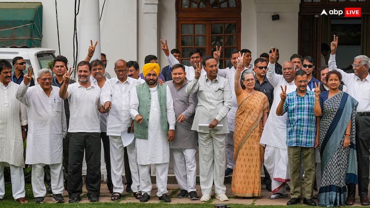 INDIA Bloc Closing Gap With NDA As They Cross 200 Seat Mark, Lok Sabha Battle Becoming Close In Trends After 1 Hour I.N.D.I.A Bloc Closing Gap With NDA As They Cross 200 Seat Mark, Lok Sabha Battle Becoming Close In Trends After 1 Hour