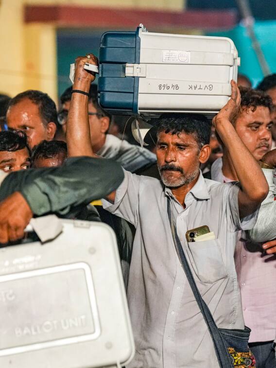 चुनाव में उम्मीदवार के हार-जीत का ऐलान कौन करता है?