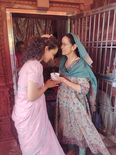 Kangana Ranaut: ਕੰਗਨਾ ਰਣੌਤ ਦੀ ਕਿਸਮਤ ਦਾ ਫੈਸਲਾ ਅੱਜ, ਨਤੀਜਿਆਂ ਤੋਂ ਪਹਿਲਾਂ ਮਾਂ ਨੇ ਮੂੰਹ ਕੀਤਾ ਮਿੱਠਾ