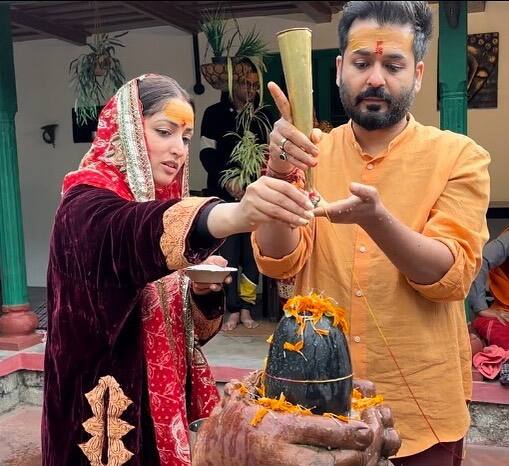 वहीं अब ये कपल एक बेटे के पेरेंट्स बन चुके हैं. यामी ने 10 मई को बेटे को जन्म दिया था. जिसका नाम कपल ने वेदविद (Vedavid) रखा है.