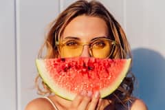 Watermelon For Face: तरबूज के रस का इस्तेमाल कर पाएं ग्लोइंग स्किन, लोग भी पूछेंगे आपके चमकदार चेहरे का राज