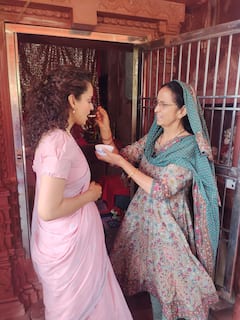 Kangana Ranaut Seeks Mom's Blessings As She Takes Lead In Mandi Lok Sabha Results; SEE PICS