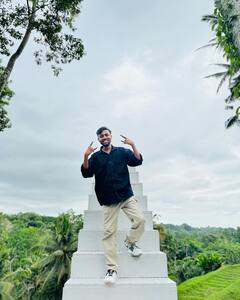 कभी पिता लगाते थे पंचर, आज बेटा वीडियो बनाकर कमाता है करोड़ों, जानें यूट्यूबरर मनोज डे की सक्सेस स्टोरी