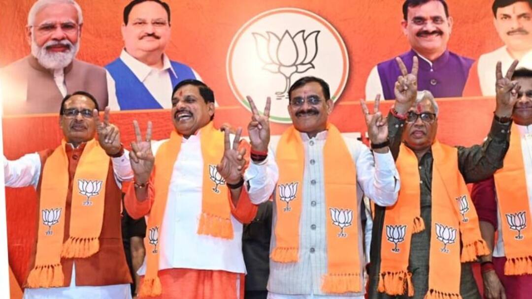 MP बीजेपी कार्यालय में जश्न का माहौल, प्रदेश कांग्रेस कार्यालय में पसरा सन्नाटा mp lok sabha election 2024 result bjp clean sweep congress ann MP बीजेपी कार्यालय में जश्न का माहौल, प्रदेश कांग्रेस कार्यालय में पसरा सन्नाटा