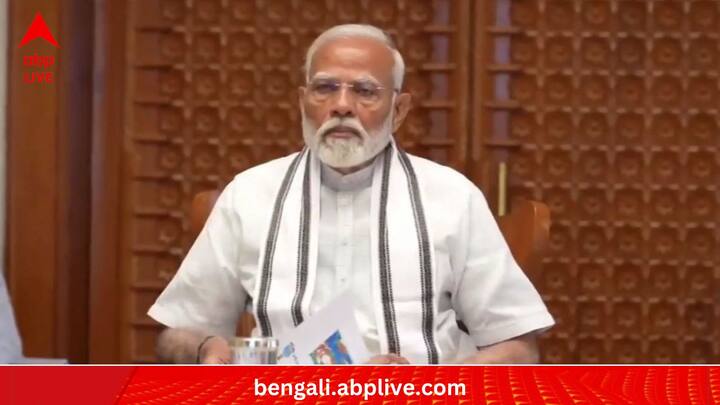 মাত্র পাঁচ বছরে কী এমন বদলে গেল যে বারাণসীতে ভোটের হার কমল নরেন্দ্র মোদির? সার্বিক ভাবে এনডিএ জোটের পারফরম্যান্সই বা গত দুবারের তুলনায় ধাক্কা খেল কেন? (ছবি:PTI)