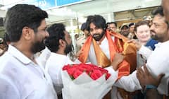 Pawan Kalyan Photos: పవన్ విజయోత్సాహం, వెంట అకీరా కూడా - ఫ్యాన్స్ గ్రాండ్ వెల్కమ్: అదిరిపోయే ఫోటోలు