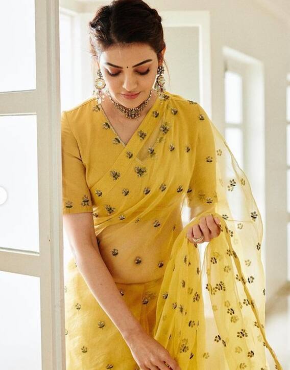 ફ્લાવર પ્રિન્ટેડ યલો સાડીમાં કાજલ અગ્રવાલે બિખેર્યો જલવો