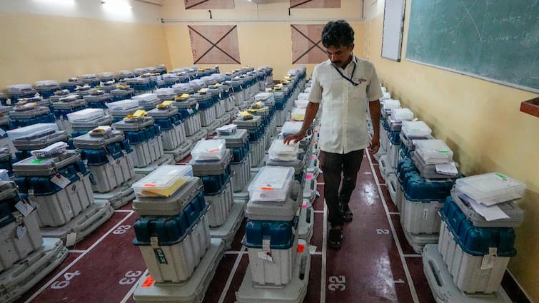 चुनाव नतीजे आने के बाद ईवीएम मशीनों का क्या होता है? What happens to EVM machines after the election results are out चुनाव नतीजे आने के बाद ईवीएम मशीनों का क्या होता है?