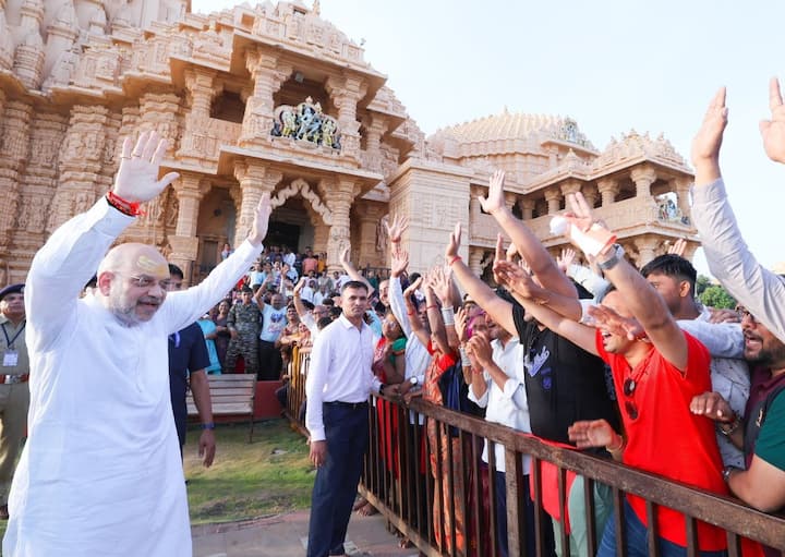 ચોથા નંબરે અમિત શાહની મોટી લીડથી જીત થઈ છે. ગાંધીનગરથી અમિત શાહની 7 લાખ 43 હજાર 500 મતથી જીત થઈ છે.