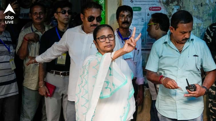 Lok Sabha Election 2024 Mamata Banerjee says she congratulates Rahul Gandhi but didnt get reply Mamata Banerjee: অভিনন্দন জানিয়েছি, এখনও ওরা যোগাযোগ করেনি, না করলেও কিছু যায় আসে না, রাহুলকে বিঁধলেন মমতা