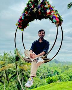 कभी पिता लगाते थे पंचर, आज बेटा वीडियो बनाकर कमाता है करोड़ों, जानें यूट्यूबरर मनोज डे की सक्सेस स्टोरी