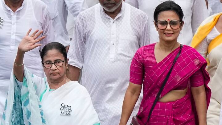 সিপিএমকেও আক্রমণ করেন মমতা। বলেন, 'সিপিএম লস্ট কেস।'