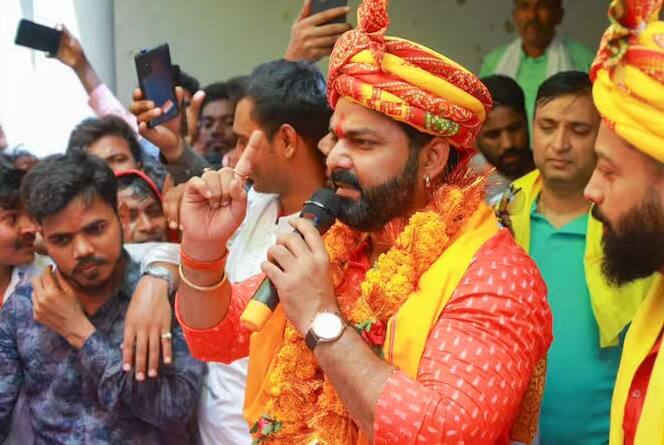 ભોજપુરી સ્ટારને કોમ્યુનિસ્ટ પાર્ટીના રાજા રામ સિંહે 99 હજાર 256 મતોથી હરાવ્યા હતા.