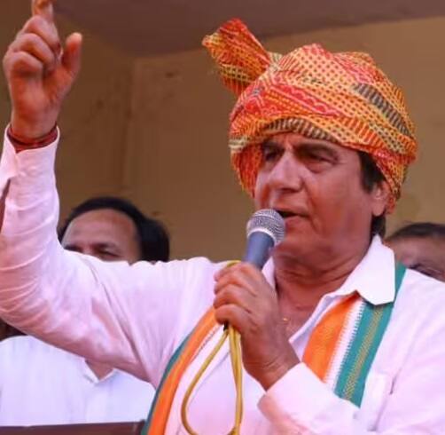 કોંગ્રેસના ઉમેદવાર રાજ બબ્બરને બીજેપીના ઈન્દ્રજીત સિંહે 75 હજારથી વધુ મતોથી હરાવ્યા છે.