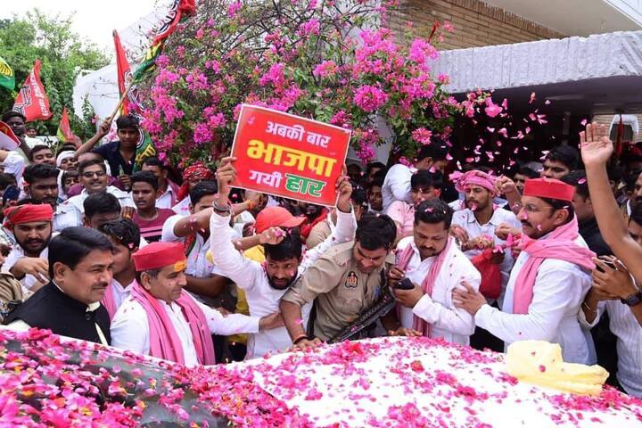 इस संसदीय क्षेत्र के तहत कुल 5 विधानसभा सीटें धौरहरा, कास्ता, मोहम्मदी, मोहाली और हरगांव आती हैं. यह इलाका देश के 250 सबसे पिछड़े जिलों में आता है.
