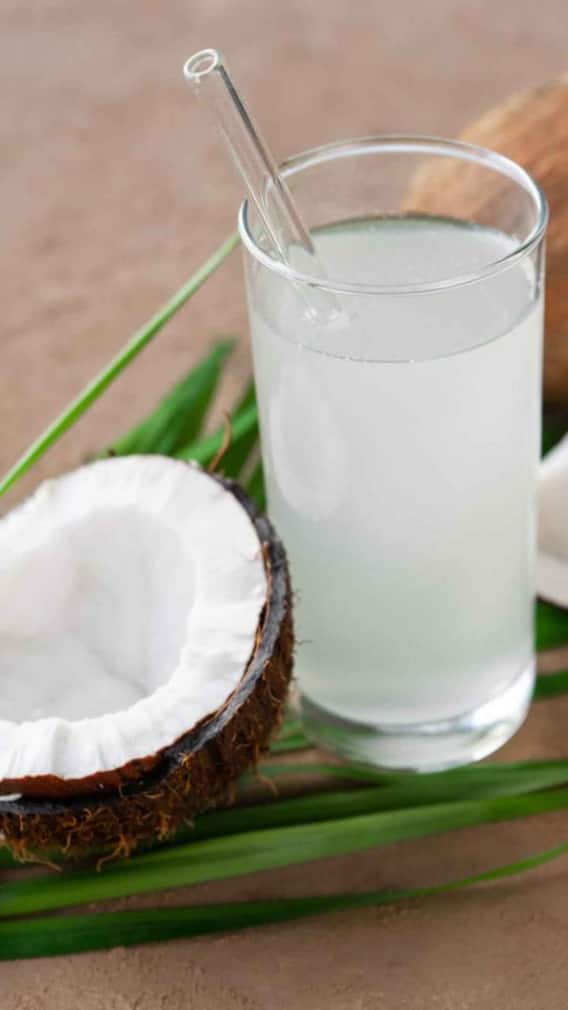 ਬਾਹਰੋਂ ਬੰਦ ਹੋਣ ਦੇ ਬਾਵਜੂਦ ਨਾਰੀਅਲ ਦੇ ਅੰਦਰੋਂ ਪਾਣੀ ਕਿਵੇਂ ਨਿਕਲਦਾ ਹੈ? ਜਾਣੋ ਕਾਰਨ