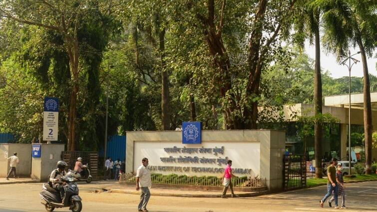IIT Bombay Student Fined 1.20 Lakh For 'Insulting' Ramayana Play IIT ਬੰਬੇ ਦੇ ਵਿਦਿਆਰਥੀ ਨੇ ਕੀਤੀ ਸ਼ਰਮਨਾਕ ਕਰਤੂਤ! ਨਾਟਕ 'ਚ ਰਾਮ-ਸੀਤਾ ਦਾ ਉਡਾਇਆ ਮਜ਼ਾਕ, ਹੁਣ ਸੰਸਥਾਨ ਨੇ ਦਿੱਤੀ ਸਖ਼ਤ ਸਜ਼ਾ