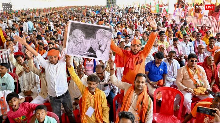 राजनीतिक गलियारों में चर्चा तेज है कि 'इंडिया' के नेता जोड़-तोड़ के जरिए सरकार बनाने के लिए आगे बढ़ सकते हैं.