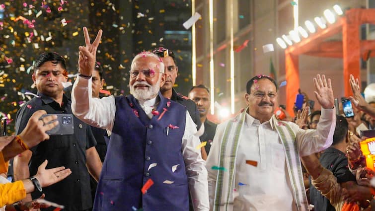 Varanasi Loksabha Election 2024: वाराणसी में पीएम मोदी की जीत का अंतर 5 लाख पार क्यों नहीं पहुंचा पाई BJP? सामने आई ये वजह UP Lok Sabha Election result PM Narendra Modi wins elections from Varanasi defeats Ajay Rai of Congress ann Varanasi Loksabha Election 2024: वाराणसी में पीएम मोदी की जीत का अंतर 5 लाख पार क्यों नहीं पहुंचा पाई BJP? सामने आई ये वजह