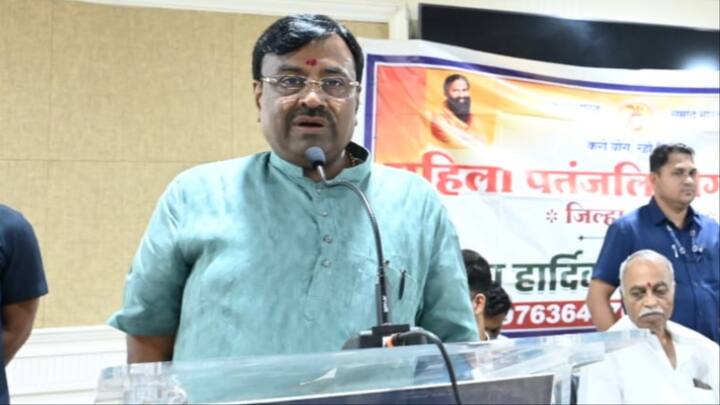 वहीं बीजेपी और शिवसेना के कई दिग्गज नेताओं को हार का सामना करना पड़ा. कैबिनेट मंत्री सुधीर मुनगंटीवार को भी हार का सामना करना पड़ा.