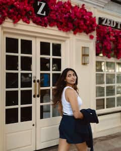 Sapthami Gowda Photos: బెంగళూరులో చిరుజల్లుల నుంచి తప్పించుకుంటూ చక్కర్లు కొడుతున్న 'కాంతారా' బ్యూటీ సప్తమి గౌడ