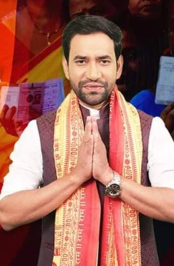 दिनेश लाल यादव उर्फ निरहुआ को समाजवादी पार्टी के धर्मेंद्र यादव ने 1 लाख 61 हजार से ज्यादा वोटों से मात दी है.