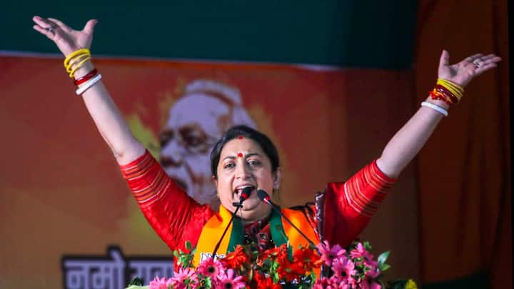 कांग्रेस नेता राहुल गांधी को 2019 चुनाव में हराने वाली केंद्रीय मंत्री और अमेठी से भाजपा प्रत्याशी स्मृति इरानी को कांग्रेस प्रत्याशी किशोरी लाल शर्मा से ने 1,67,196 वोटों से हराकर जीत दर्ज की है.