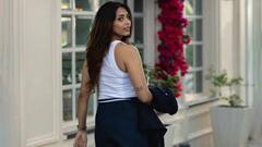 Sapthami Gowda Photos: బెంగళూరులో చిరుజల్లుల నుంచి తప్పించుకుంటూ చక్కర్లు కొడుతున్న 'కాంతారా' బ్యూటీ సప్తమి గౌడ