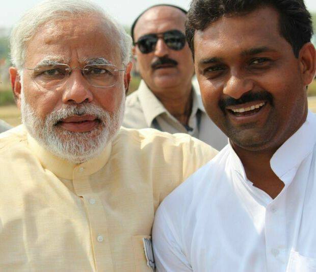 बांसगांव से बीजेपी के कमलेश पासवान 3150 वोटों के अंतर से जीत गए. उन्हें कुल 428693 वोट मिले, जबकि इंडिया के सदल प्रसाद को 425543 वोट मिले.