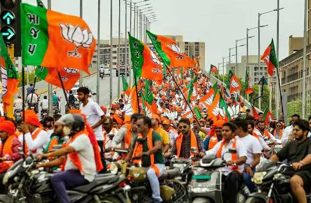 કુસ્તીબાજો સાથે જોડાયેલા મામલામાં ભાજપ દ્વારા બ્રિજભૂષણ શરણ સિંહ વિરુદ્ધ કાર્યવાહી ન કરવાને કારણે મહિલાઓમાં ભારે નારાજગી જોવા મળી હતી.