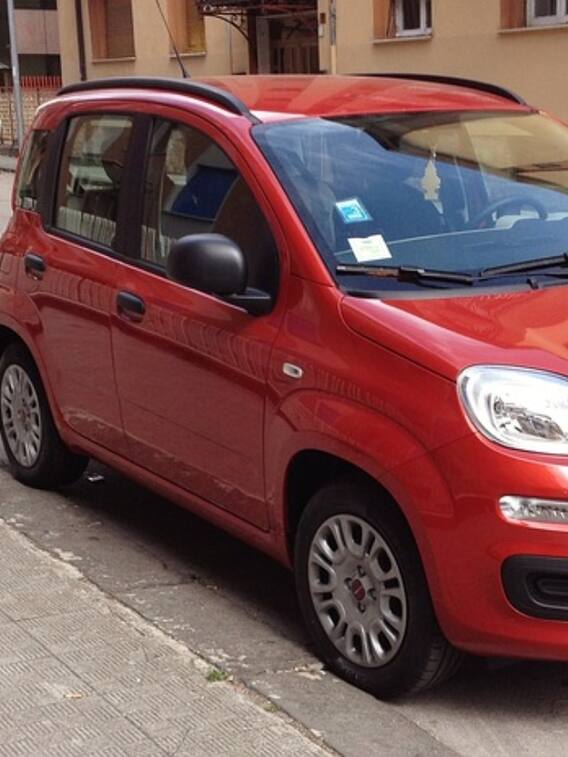 हैचबैक कारों को क्यों बोलते हैं 5 दरवाजे वाली कार?