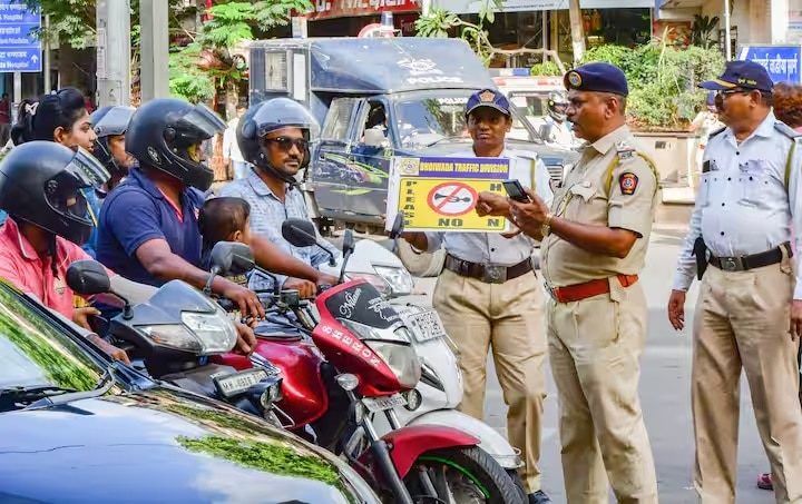 Utility Where does the traffic police take the car from the road know how  to get it back | રોડ પરથી કારને ઉઠાવીને ક્યાં લઈ જાય છે ટ્રાફિક પોલીસ, જાણો  કેવી રીતે