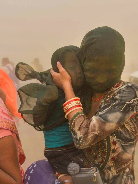 दिल्ली में धूल भरी आंधी के साथ बारिश का अनुमान, जानें- IMD का मौसम अपडेट