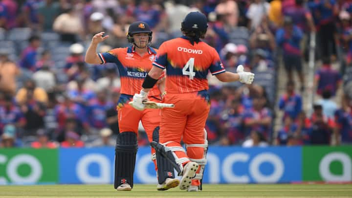 39 ओवरों के बाद दोनों टीमों ने कुल 215 रन बनाए और नीदरलैंड्स ने 6 विकेट शेष रहते 107 रनों का लक्ष्य हासिल कर लिया।