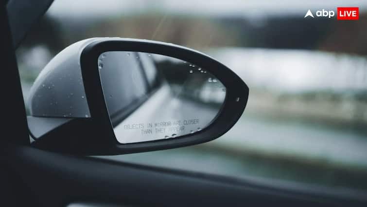 What warning written on Car side mirror mandatory follow to prevent road accident Car Tips and Tricks: कार के शीशे पर लिखी होती है एक वॉर्निंग, क्या होता है इसका मतलब?