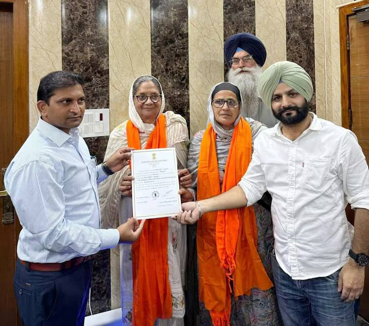 amritpal singh family appeal to supporters Amritpal Singh: ਚੋਣਾਂ ਜਿੱਤਣ ਤੋਂ ਬਾਅਦ ਅੰਮ੍ਰਿਤਪਾਲ ਸਿੰਘ ਦੇ ਘਰ ਕੀ ਹੈ ਮਾਹੌਲ? ਕੀਤਾ ਵੱਡਾ ਐਲਾਨ!