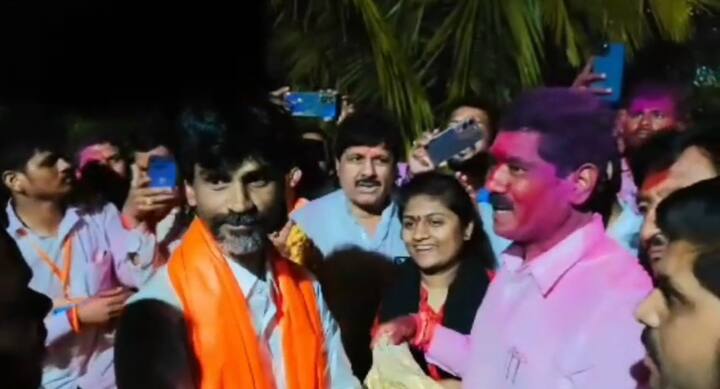 मात्र, शेवटच्या फेऱ्यांमध्ये बजरंग सोनावणे यांनी मुसंडी मारली.