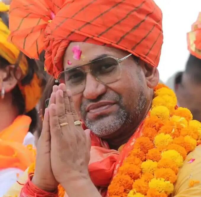 ભોજપુરી સ્ટાર દિનેશ લાલ યાદવ ઉર્ફે નિરહુઆએ ભારતીય જનતા પાર્ટીના ઉમેદવાર તરીકે યુપીની આઝમગઢ સીટ પરથી ચૂંટણી લડી હતી. પરંતુ દિનેશ લાલ યાદવને હારનો સામનો કરવો પડ્યો છે.