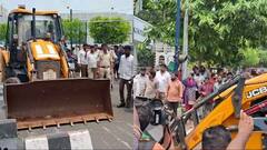 విశాఖలో వివాదాస్పద డివైడర్ తొలగించిన టీడీపీ, జనసేన నేతలు - అప్పటి ఎంపీ కోసం ఏర్పాటు చేశారని ఆరోపణ