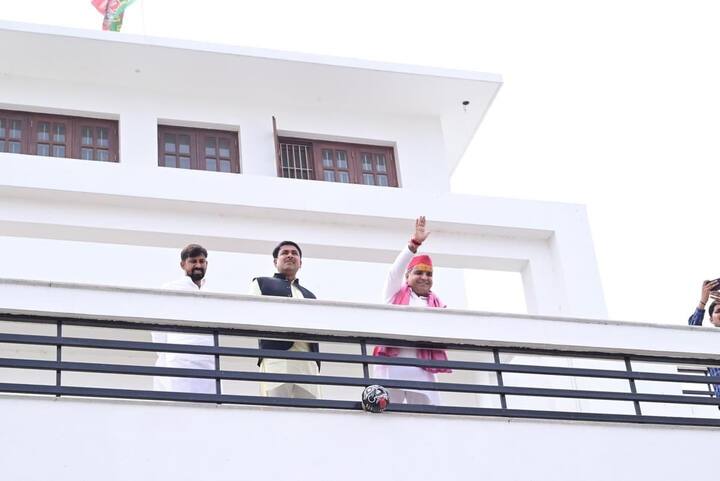 धौरहरा सीट पर वर्ष 2009 में पहली बार लोकसभा चुनाव हुए तो कांग्रेस नेता जितेंद्र प्रसाद के बेटे जितिन प्रसाद चुनाव ने यहां जीत दर्ज की. जितिन पहले शाहजहांपुर से सांसद थे और यहां से पहले ही चुनाव में जबरदस्त जीत हासिल की थी, हालांकि 2014 के चुनाव में चली मोदी लहर में उनकी कश्ती बह गई.