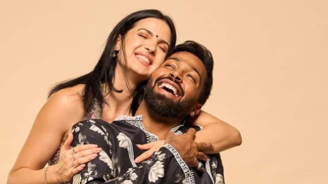 Natasa Stankovi Latest insta story Hint evertythning is well between her and hardik pandya amid divorce rumours नताशा ने हार्दिक संग तलाक की खबरों पर लगाया ब्रेक, एक्ट्रेस ने खास अंदाज में बताया अभी भी हैं 'पांड्या'