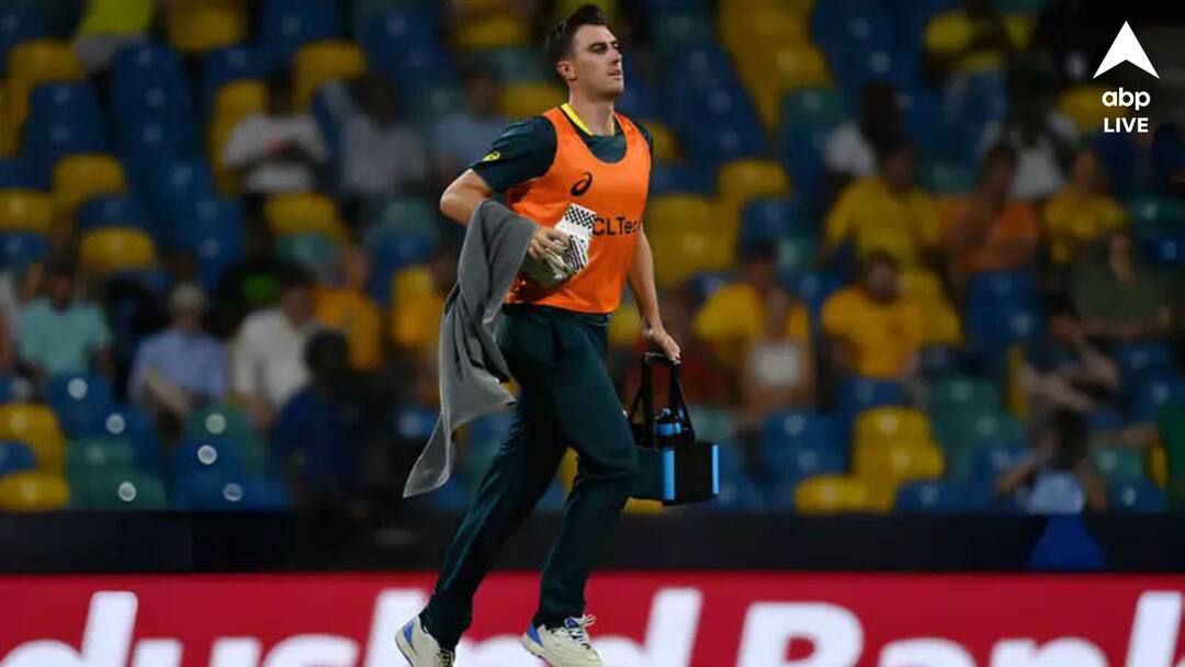 T20 World Cup icc world cup and test championship title winning australian captain pat cummins was seen carrying drinks Pat Cummins: দুু-দুটি আইসিসি ট্রফি জয়ী অধিনায়ক মাঠে জল বয়ে নিয়ে যাচ্ছেন! মুগ্ধ ইরফান পাঠানরা