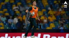 দুু-দুটি আইসিসি ট্রফি জয়ী অধিনায়ক মাঠে জল বয়ে নিয়ে যাচ্ছেন! মুগ্ধ ইরফান পাঠানরা