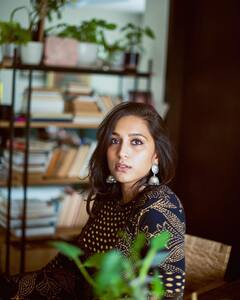 ‘इंस्टाग्राम पर थे कम फॉलोवर्स तो फिल्मों से निकाल दिया गया’! एक्ट्रेस जोया हुसैन ने किया चौंकाने वाला खुलासा