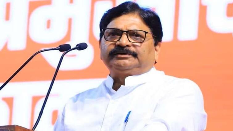 Lok Sabha polls 2024 Shiv Sena's Ravindra Waikar wins from Mumbai North West by 48 votes Lok Sabha Elections 2024: இறுதிவரை திக்..திக்..! 48 வாக்குகள் வித்தியாசத்தில் த்ரில் வெற்றி பெற்ற வேட்பாளர் - எங்கே தெரியுமா?