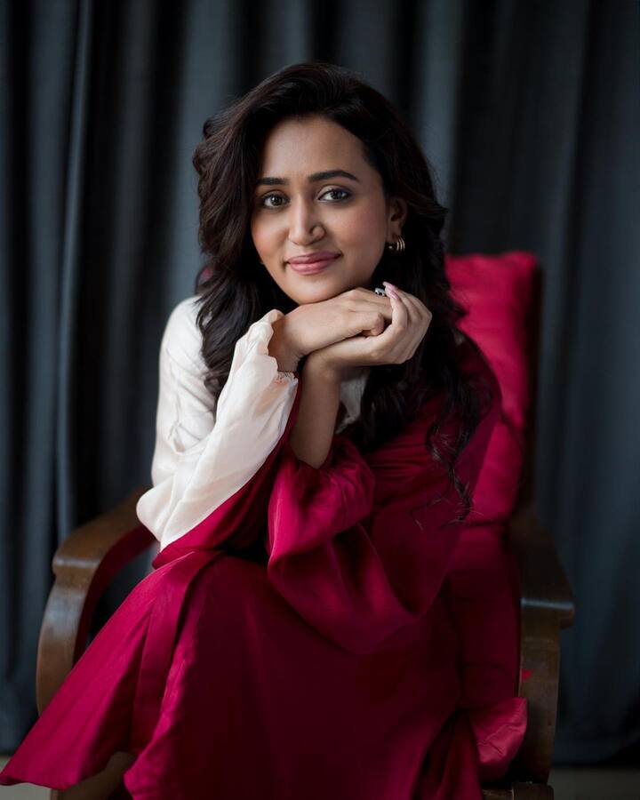 आपको बता दें कि संविका एक्ट्रेस का असली नाम नहीं है. उनका रियल नेम पूजा सिंह है, लेकिन उन्होंने सोचा कि ये बहुत कॉमन नाम है और इंडस्ट्री में भी इस नाम के लोग हैं. तो उन्होंने इसे बदलकर संविका कर लिया.