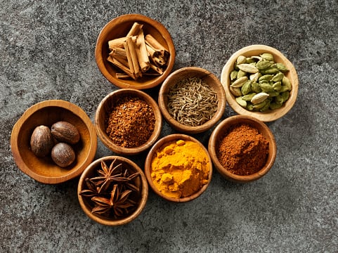 Warm Spices: Cinnamon, cumin, and coriander, with their warming qualities, aid digestion, stimulate agni, and reduce Vata imbalances, making them valuable additions to an arthritis-friendly diet. (Image Source: Getty)