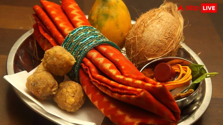 इस दिन दान पुण्य करने से पितर प्रसन्न होते हैं. इसलिए ज्येष्ठ अमावस्या के दिन अन्न, वस्त्र, पैसे आदि का दान करना चाहिए. इससे पितरों का आशीर्वाद मिलता है.